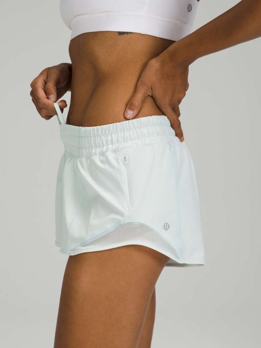 Lululemon hotty hot low rise shorts 2.5" ocean air size 8
